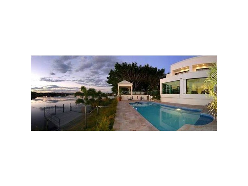 Clear Island Waters QLD 4226