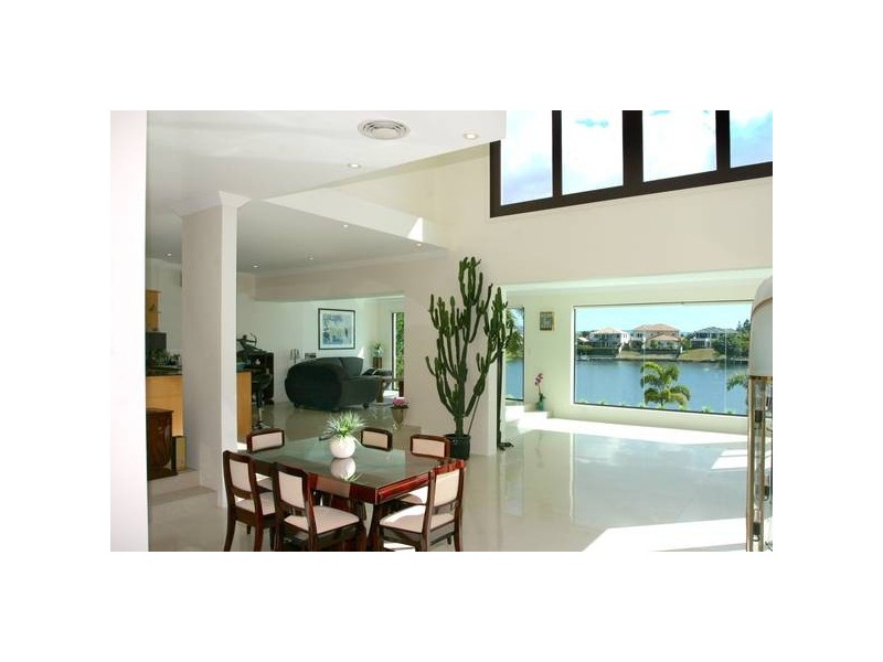 Clear Island Waters QLD 4226