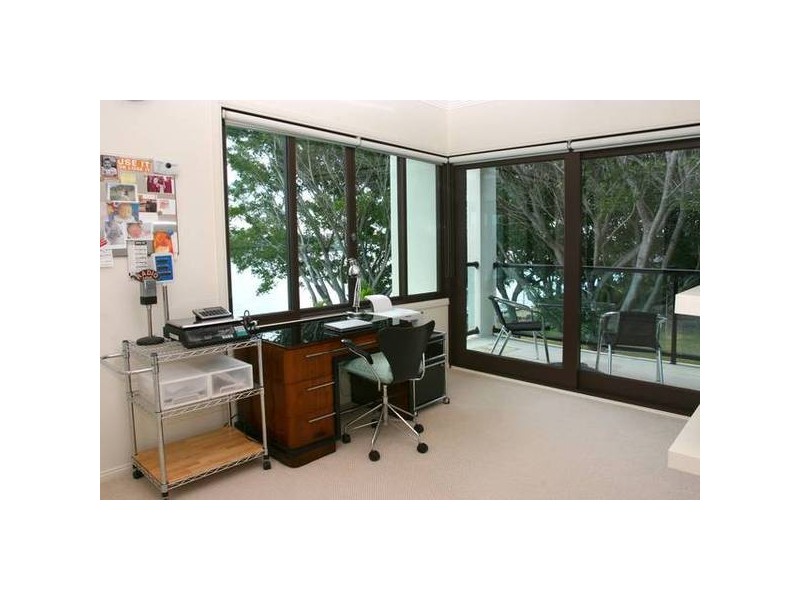 Clear Island Waters QLD 4226