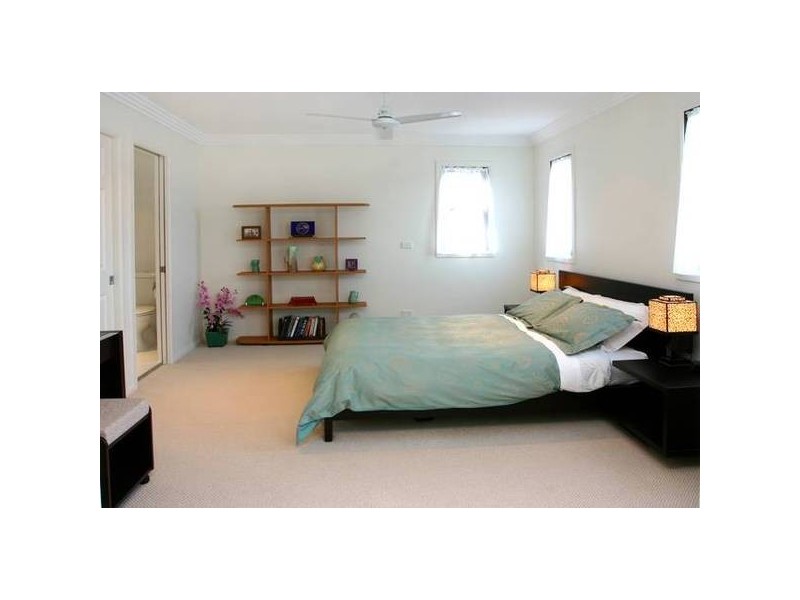 Clear Island Waters QLD 4226