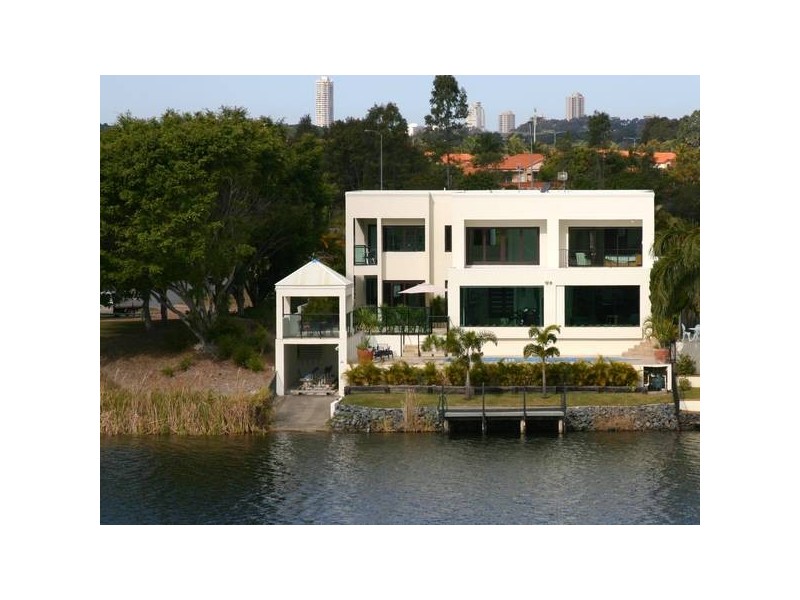 Clear Island Waters QLD 4226