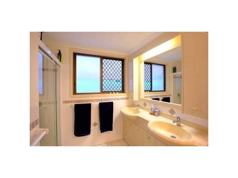 6 Aroona, Broadbeach Waters QLD 4218