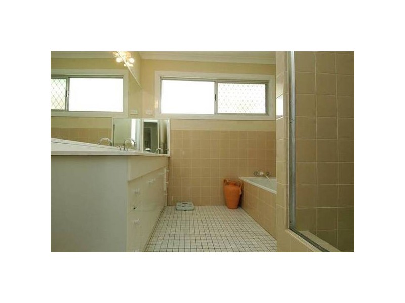 Broadbeach Waters QLD 4218
