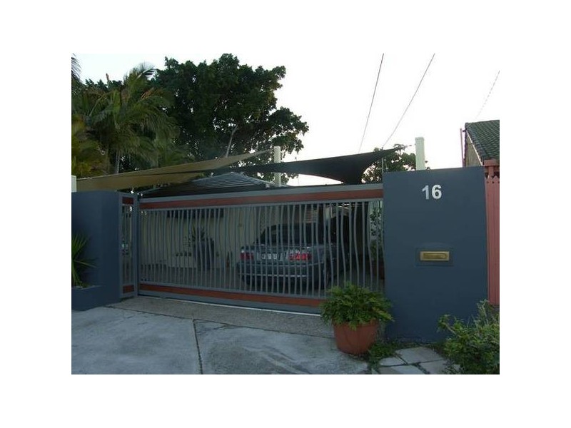Broadbeach Waters QLD 4218