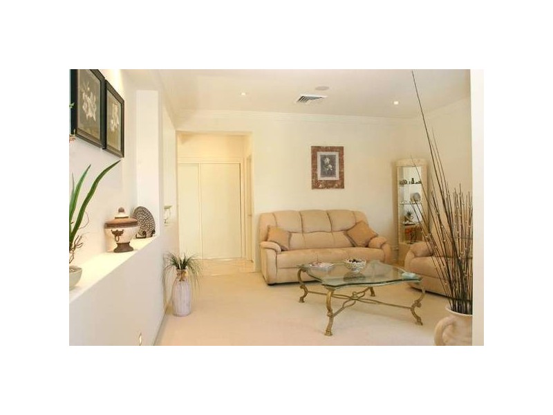 Clear Island Waters QLD 4226