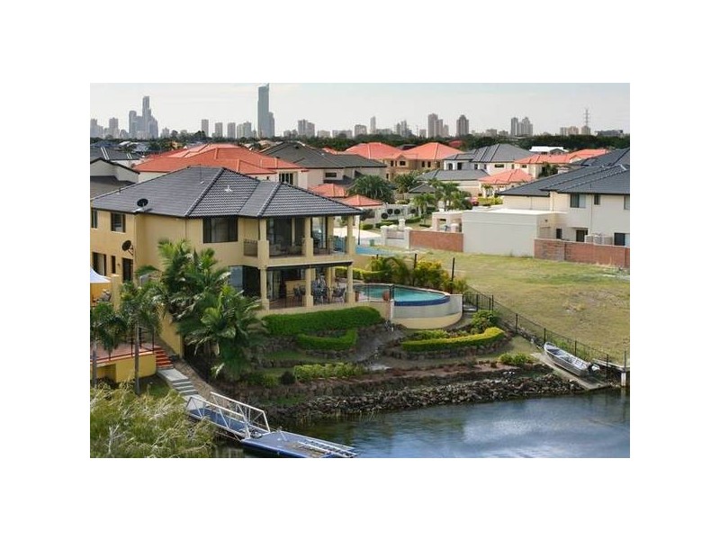 Clear Island Waters QLD 4226