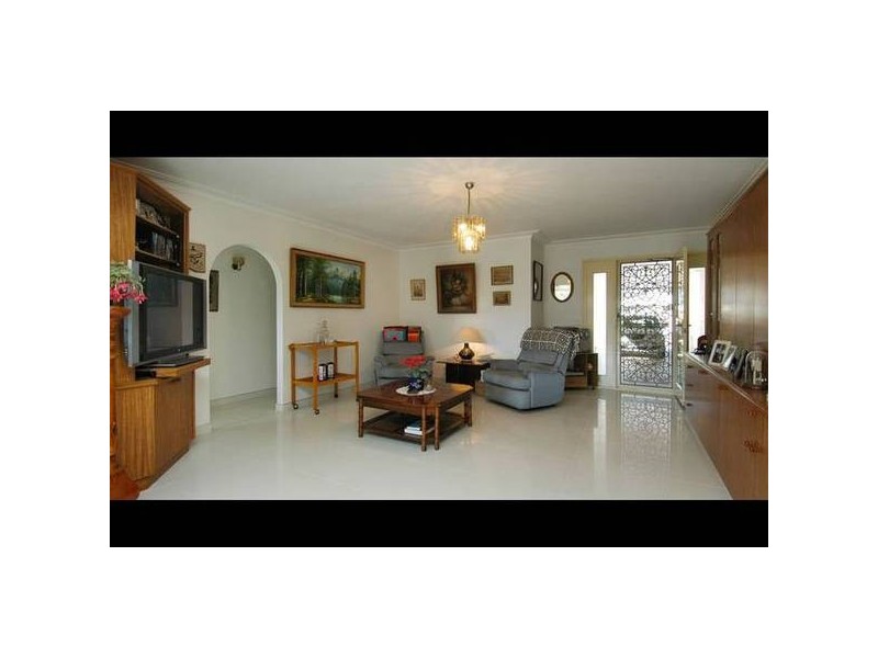 11 San Michele Ct, Broadbeach Waters QLD 4218