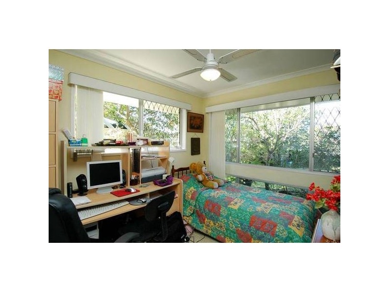 11 San Michele Ct, Broadbeach Waters QLD 4218