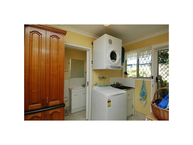 11 San Michele Ct, Broadbeach Waters QLD 4218