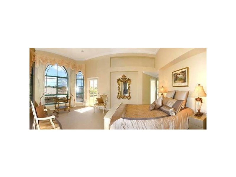 Clear Island Waters QLD 4226