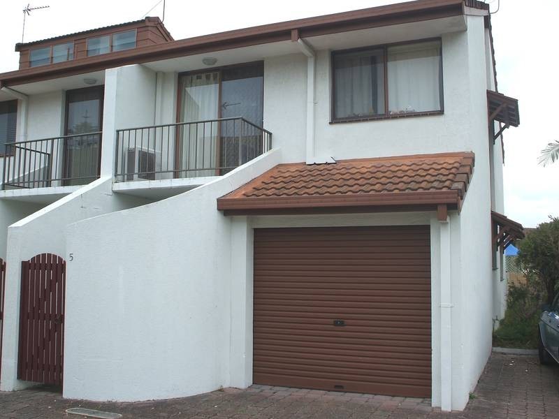 5/5 Aquila Court, Mermaid Waters QLD 4218
