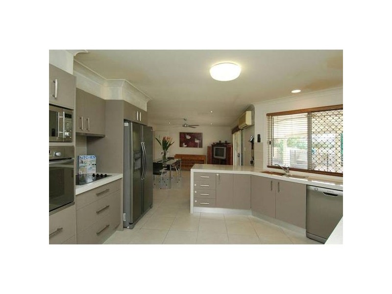 Clear Island Waters QLD 4226