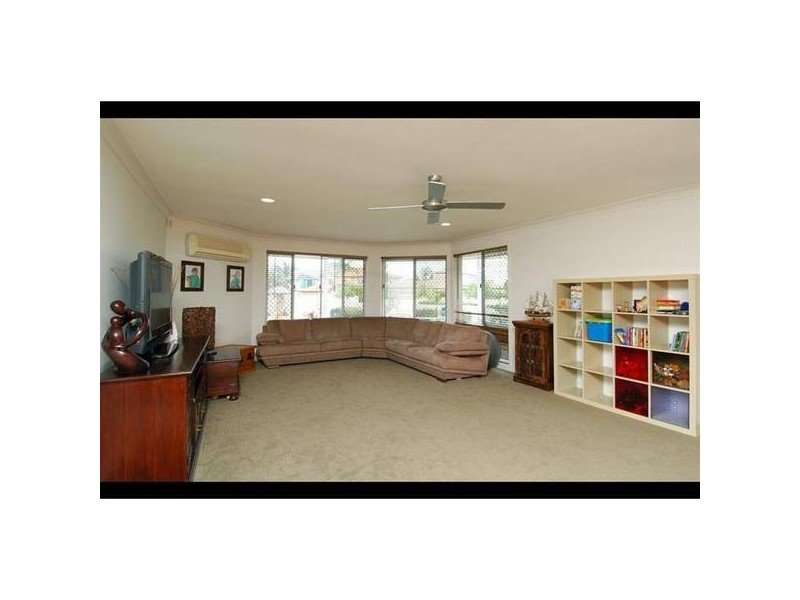 Clear Island Waters QLD 4226