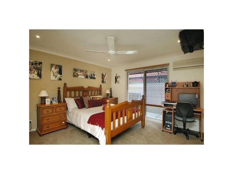 Clear Island Waters QLD 4226