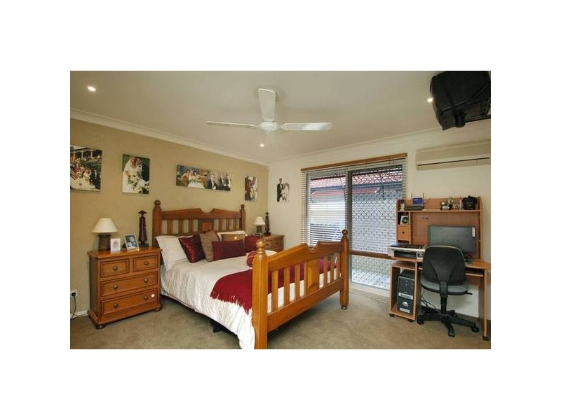 Clear Island Waters QLD 4226