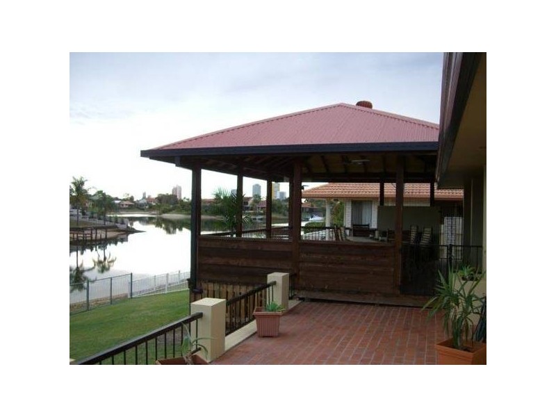 6 Yunga Court, Broadbeach Waters QLD 4218