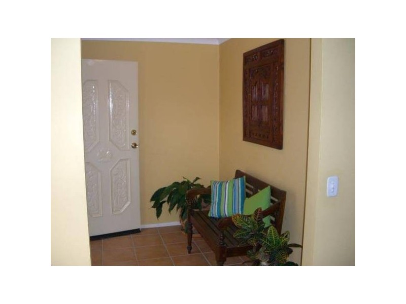 6 Yunga Court, Broadbeach Waters QLD 4218