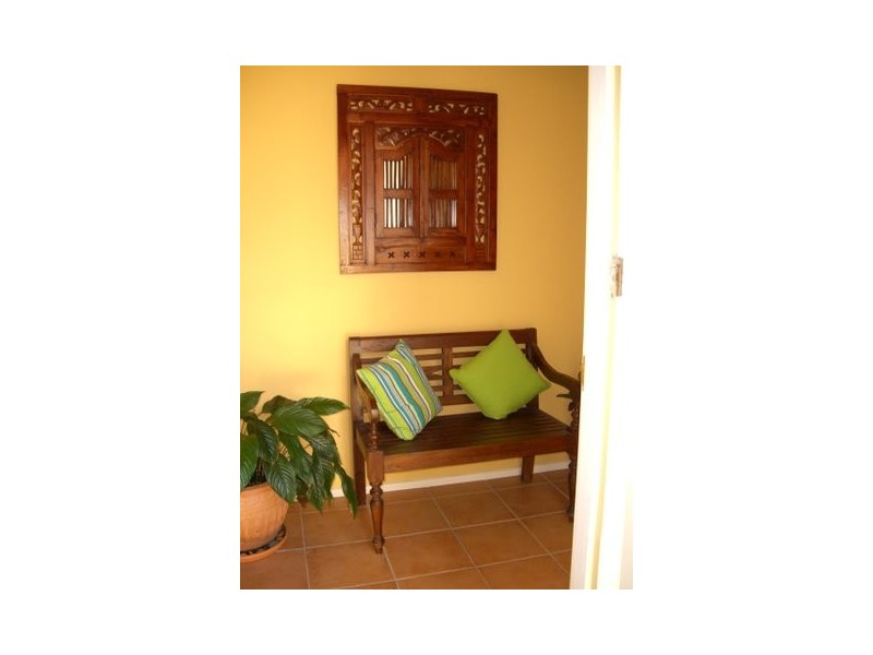 6 Yunga Court, Broadbeach Waters QLD 4218