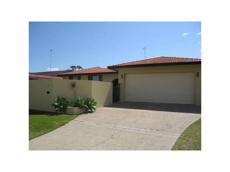 6 Yunga Court, Broadbeach Waters QLD 4218