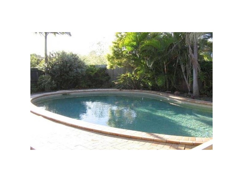 86 Cassowary Drive, Burleigh Waters QLD 4220