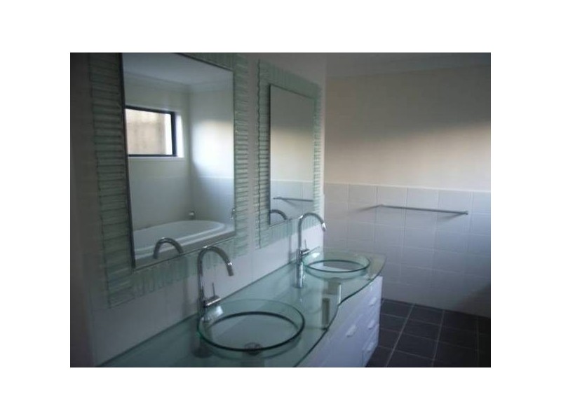 Varsity Lakes QLD 4227