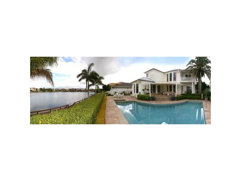 Clear Island Waters QLD 4226