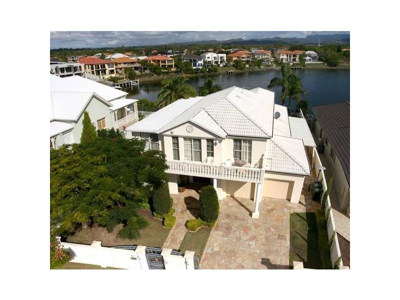 Clear Island Waters QLD 4226