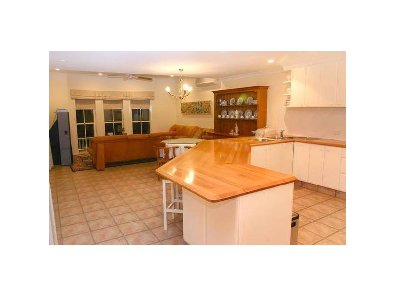 Clear Island Waters QLD 4226