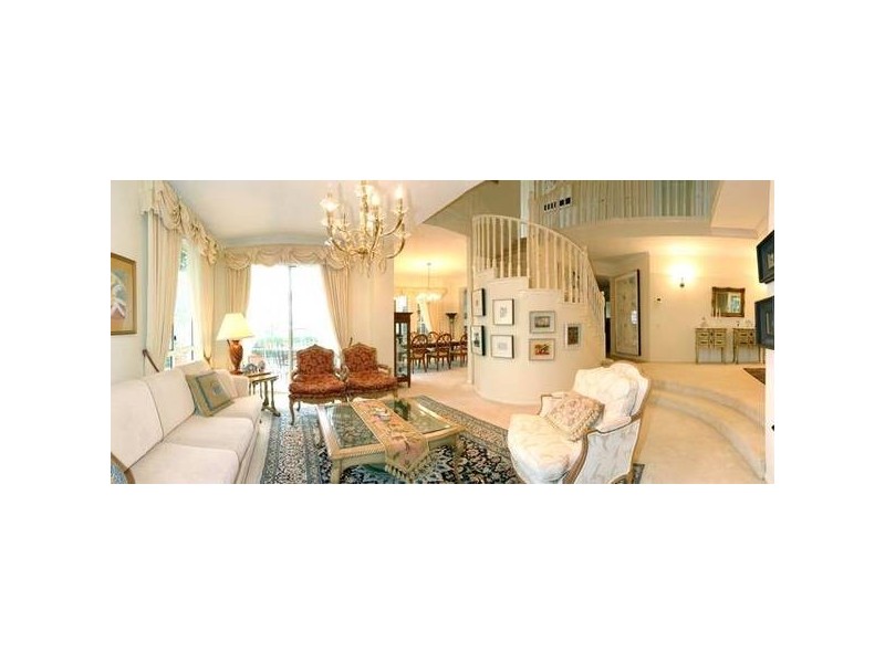 Clear Island Waters QLD 4226