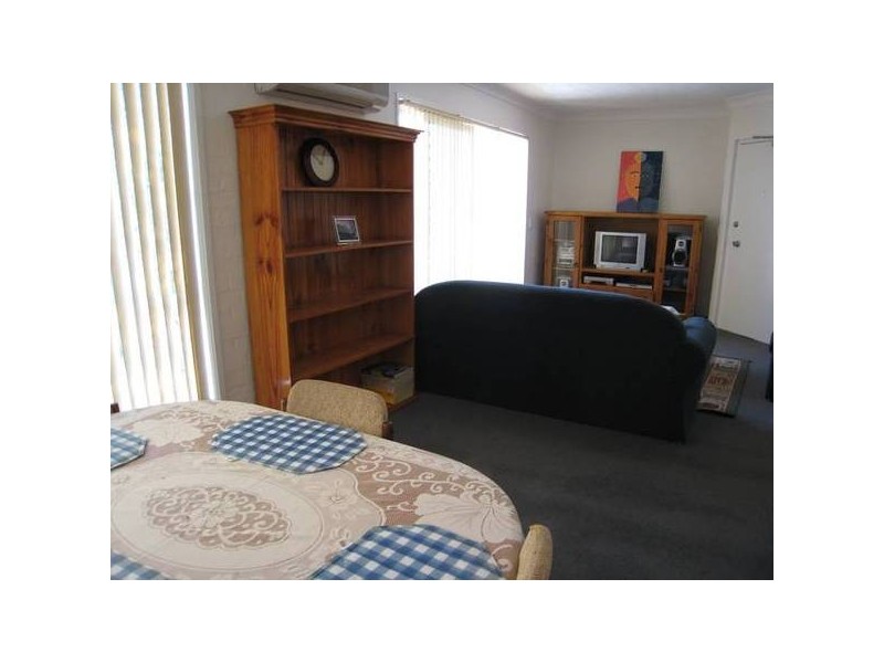 15/13-17 Brown Street, Labrador QLD 4215