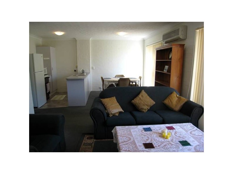 15/13-17 Brown Street, Labrador QLD 4215