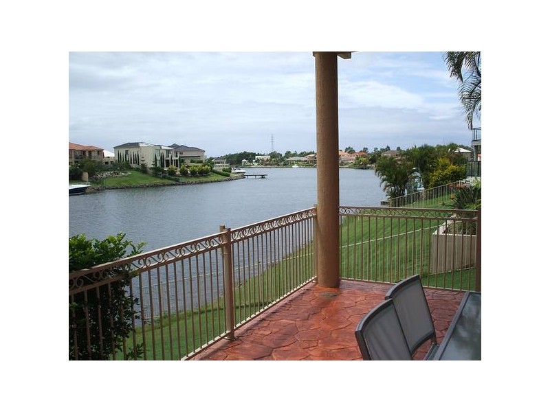 Clear Island Waters QLD 4226