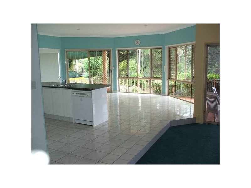 Clear Island Waters QLD 4226