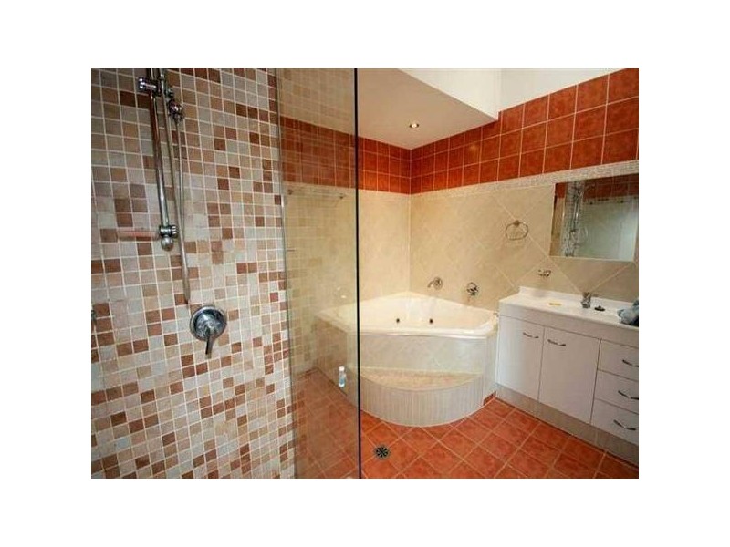 Broadbeach Waters QLD 4218