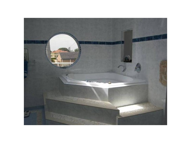 Broadbeach Waters QLD 4218