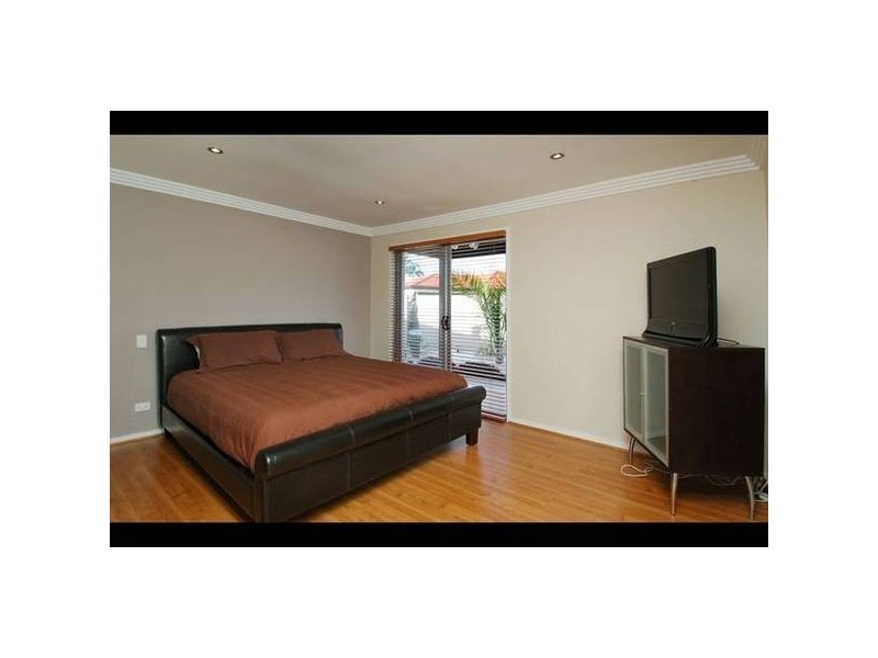 Broadbeach Waters QLD 4218