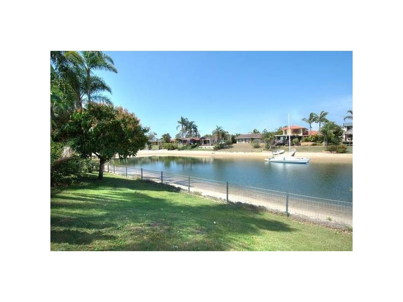 25 Rudd Street, Broadbeach Waters QLD 4218