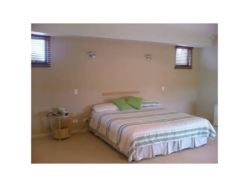 Clear Island Waters QLD 4226