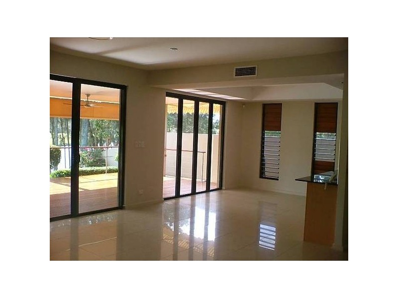 Clear Island Waters QLD 4226