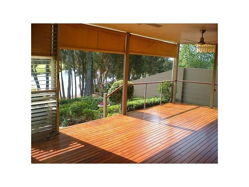 Clear Island Waters QLD 4226