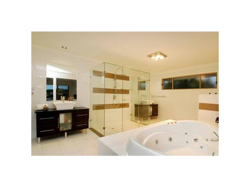 Broadbeach Waters QLD 4218
