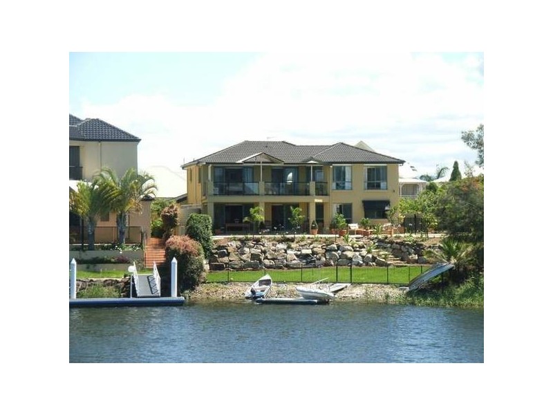 Clear Island Waters QLD 4226