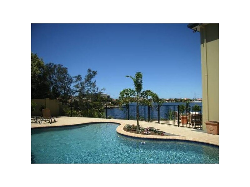 Clear Island Waters QLD 4226