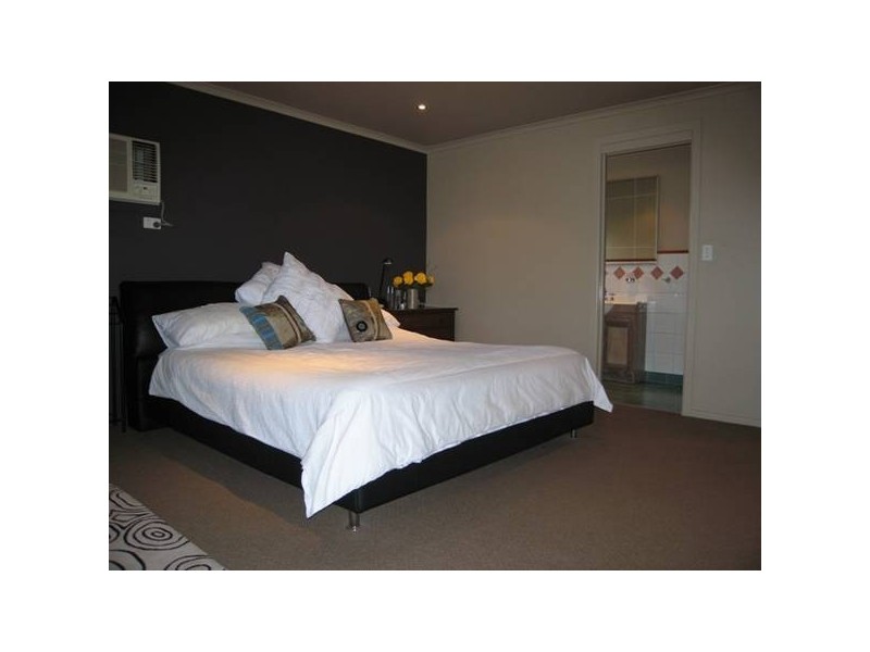 Broadbeach Waters QLD 4218