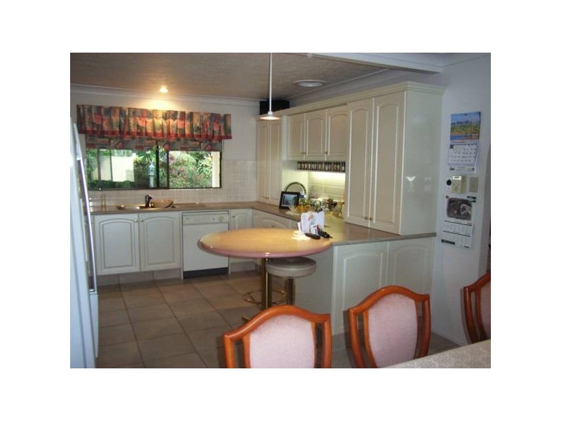 Clear Island Waters QLD 4226