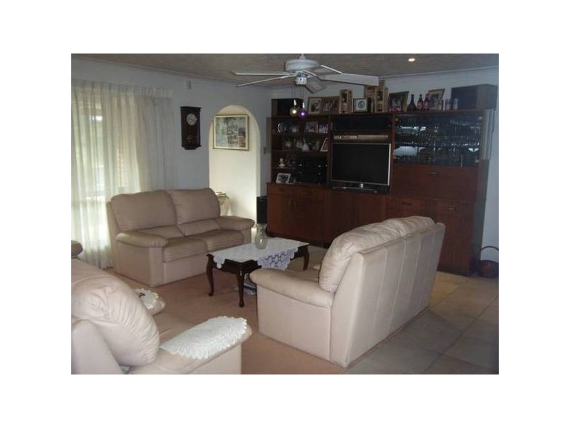 Clear Island Waters QLD 4226