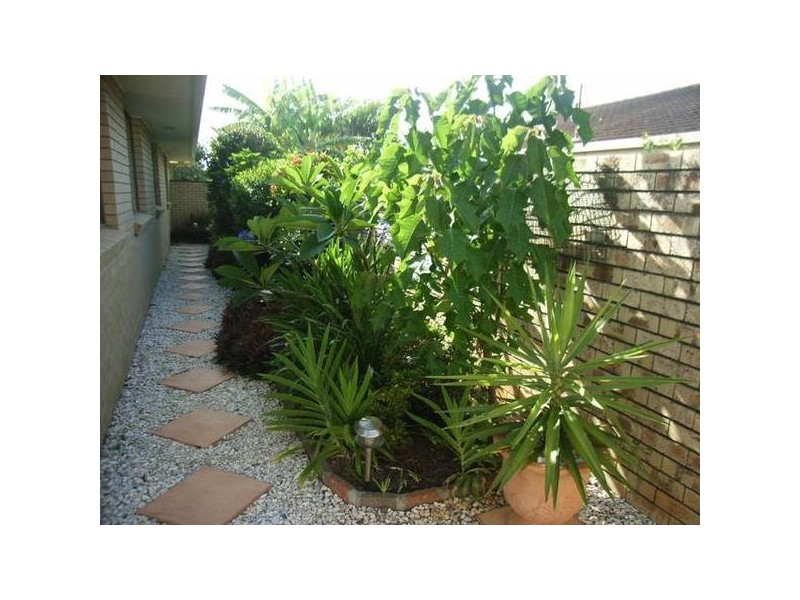 Clear Island Waters QLD 4226