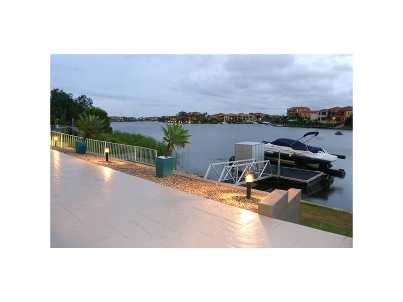 Clear Island Waters QLD 4226