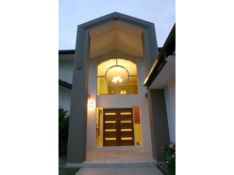 Clear Island Waters QLD 4226