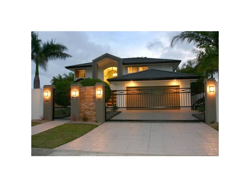 Clear Island Waters QLD 4226